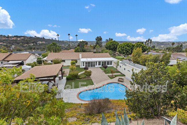 property at 255 Camino Del Cerro Grande