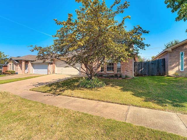 809 Birkhill Trail in Arlington, TX - Building Photo - Building Photo