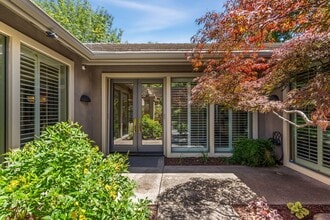 11270 Crocker Grove Ln in Gold River, CA - Foto de edificio - Building Photo