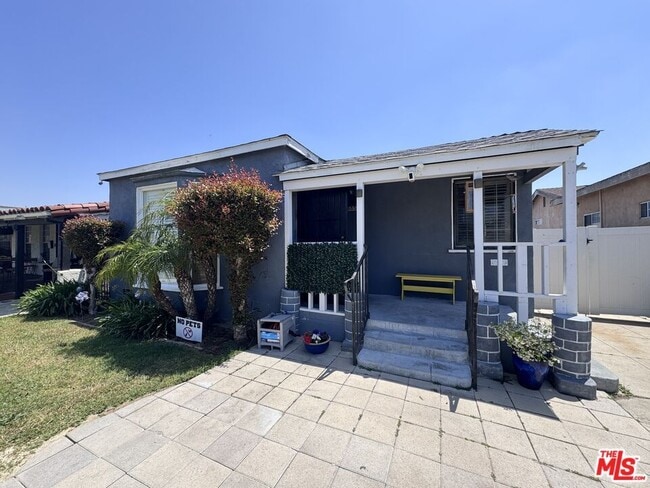 property at 8850 S Wilton Pl