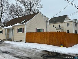 7 Linden Pl in Danbury, CT - Building Photo