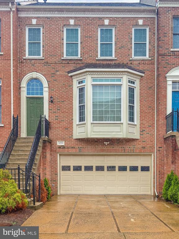 4576 Fair Valley Dr
