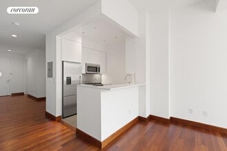 305 E 63rd St in New York, NY - Building Photo - Building Photo