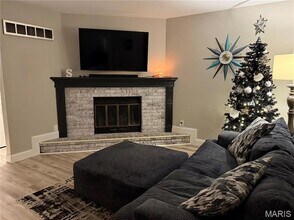 341 Della Dr in St. Peters, MO - Building Photo - Building Photo