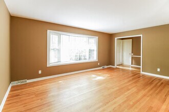 1600 Sir Galahad Rd in Greensboro, NC - Building Photo - Building Photo