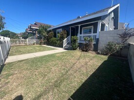 326 W 13th St in Los Angeles, CA - Building Photo