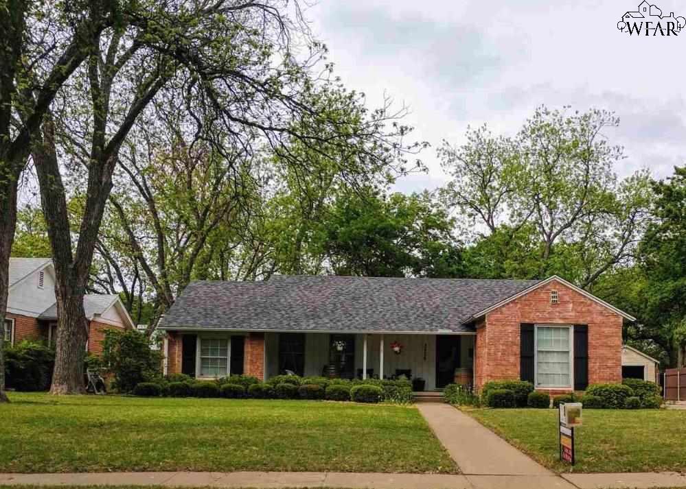 2406 Dartmouth St in Wichita Falls, TX - Building Photo