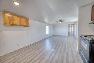 301 Foster Pl in Kyle, TX - Building Photo - Building Photo