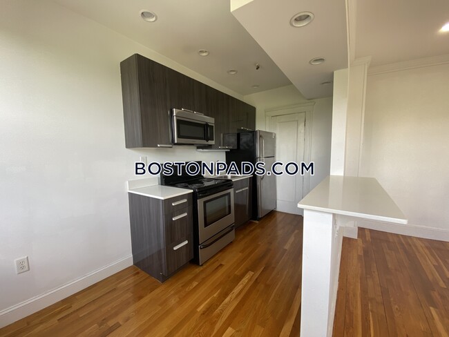 20 Queensberry St in Boston, MA - Building Photo - Building Photo