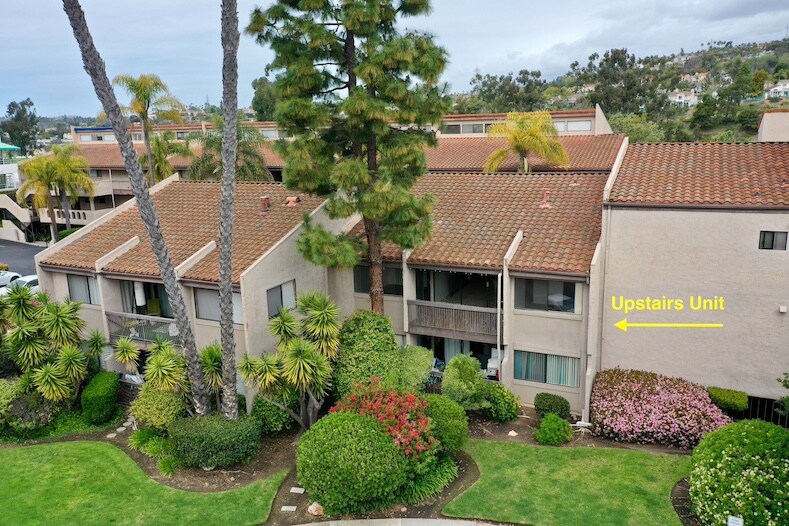 2564 Navarra Dr in Carlsbad, CA - Building Photo