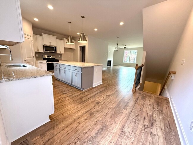 1278 Ainsworth Alley