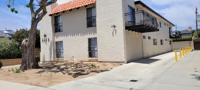 2213 Voorhees Ave in Redondo Beach, CA - Building Photo - Building Photo