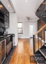 221 Mott St in New York, NY - Building Photo