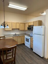 1960 Rogge Ave-Unit -Unit 3 in North Pole, AK - Foto de edificio - Building Photo