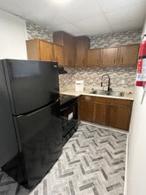 4633 Lyons View Pike in Knoxville, TN - Building Photo - Building Photo