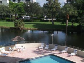 2307 S Cypress Bend Dr in Pompano Beach, FL - Building Photo