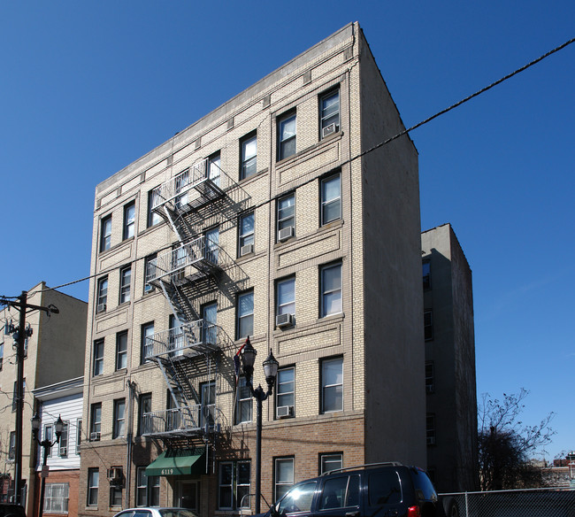 6119 Park Ave in West New York, NJ - Building Photo - Building Photo