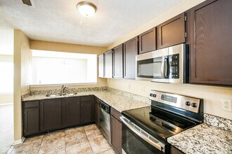 6625 Kinnerton Dr in Indianapolis, IN - Building Photo - Building Photo