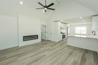 3213 SW Lovely Ln in Bentonville, AR - Building Photo - Building Photo