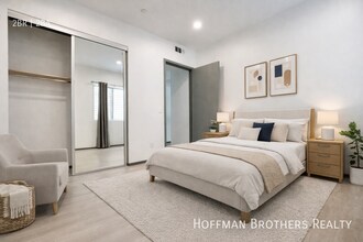 1063 S Wooster St in Los Angeles, CA - Building Photo - Building Photo