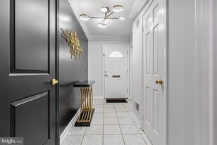 11008 Wickshire Way in Rockville, MD - Building Photo