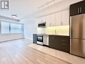 664 Spadina Ave. in Toronto, ON - Building Photo