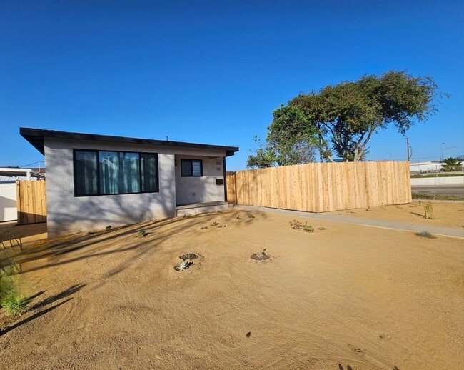 1101 S Ethel Ave in Alhambra, CA - Building Photo - Building Photo