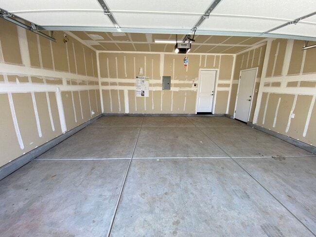 1005 W Sedona Ave in Visalia, CA - Building Photo - Building Photo