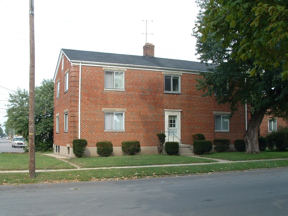 37 S Wright Ave in Fairborn, OH - Building Photo