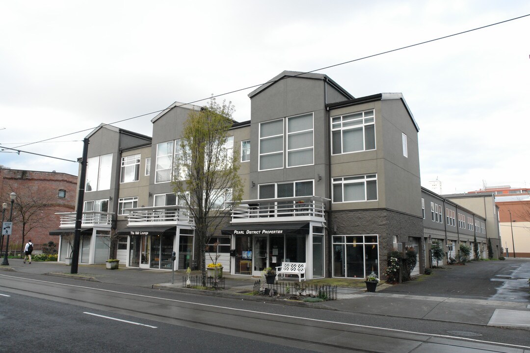 707-717 NW 11th Ave in Portland, OR - Building Photo
