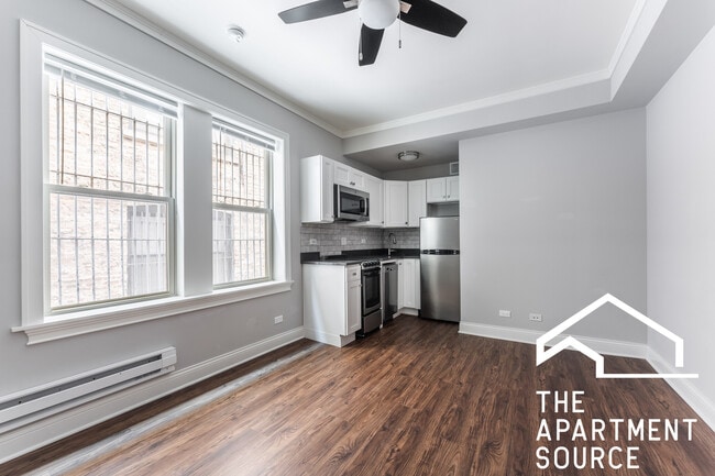 property at 640 W Wrightwood Ave