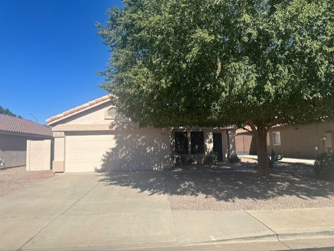 property at 8112 E Olla Ave