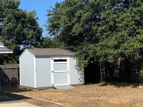 8901 Shattuck Cove in Austin, TX - Building Photo - Building Photo