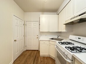 922 W Dakin St in Chicago, IL - Building Photo - Building Photo