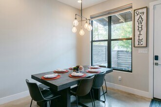 203 Nogalitos St in San Antonio, TX - Building Photo - Building Photo