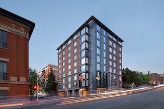 Hillside Apartments in Ottawa, ON - Building Photo - Building Photo