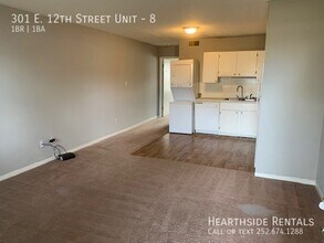 301 E 12th St in Greenville, NC - Building Photo - Building Photo