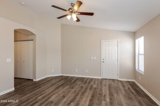 1815 E Hamel Way in Phoenix, AZ - Building Photo - Building Photo