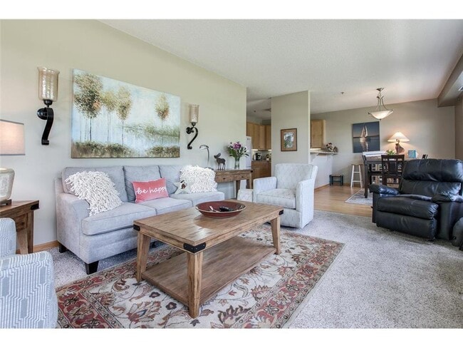 2100 Old School Rd in Mound, MN - Building Photo - Building Photo