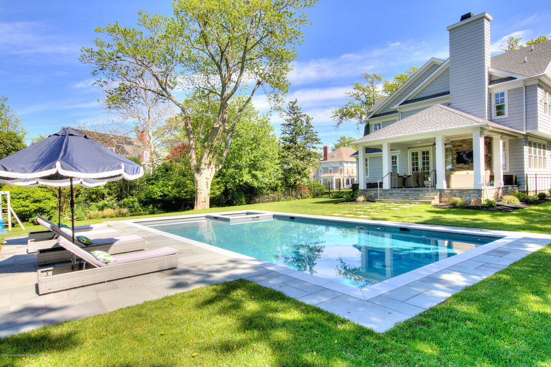 1 River Ln in Monmouth Beach, NJ - Foto de edificio