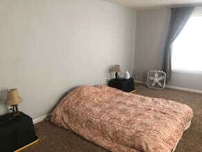 811 Country Ave NE in Quincy, WA - Building Photo - Building Photo