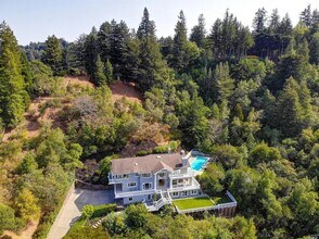 216 Evergreen Dr in Kentfield, CA - Building Photo - Building Photo