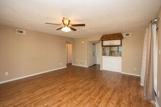 15919 Golf Club Dr in Crosby, TX - Foto de edificio - Building Photo