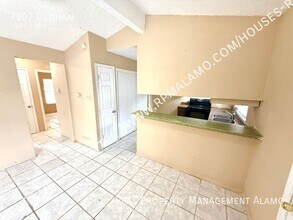 7107 Oldham Dr in San Antonio, TX - Building Photo - Building Photo