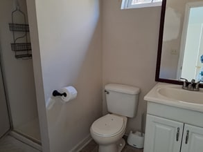 6312 Lake Rd in Nashville, TN - Foto de edificio - Building Photo