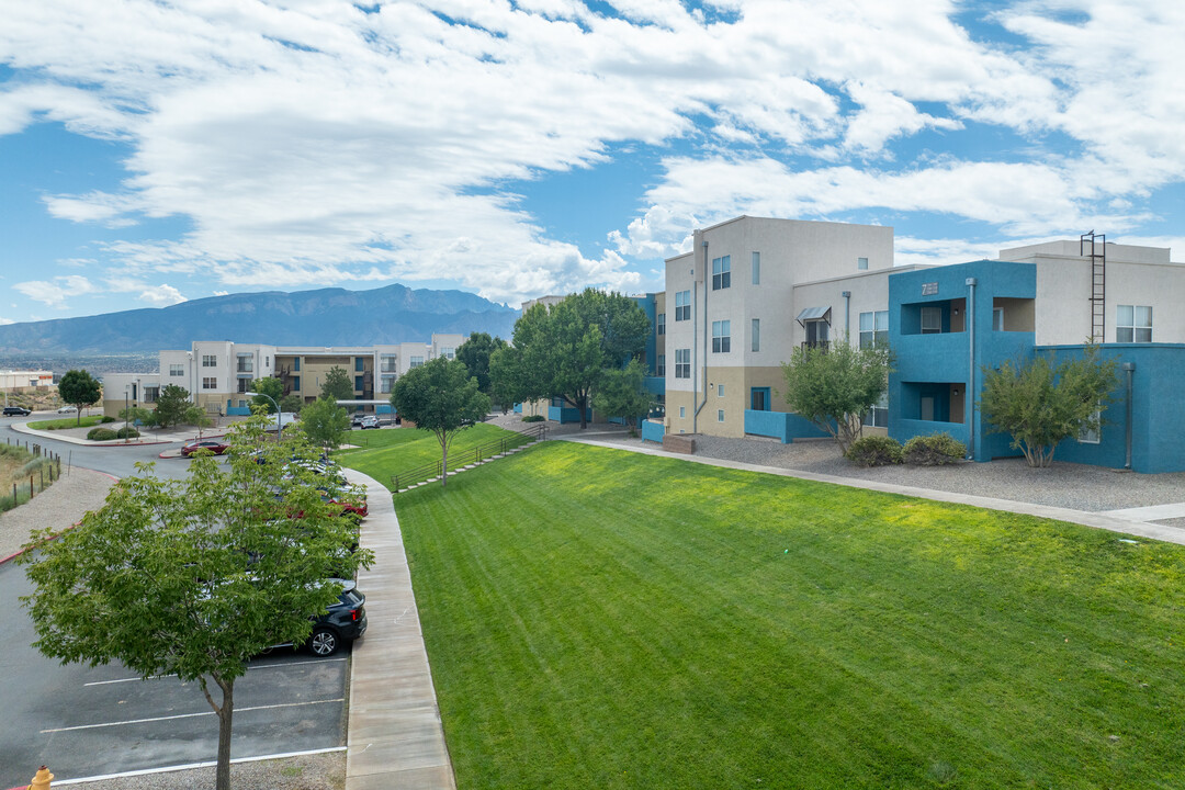 Enchanted Hills in Rio Rancho, NM - Foto de edificio