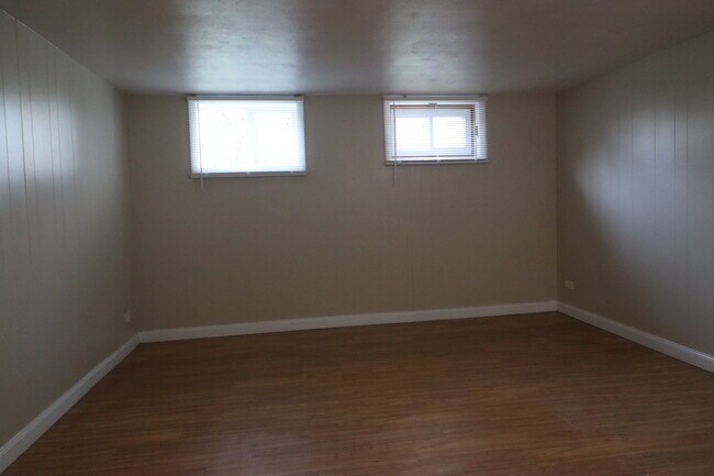 17941 Burnham Ave-Unit -B-2 in Lansing, IL - Building Photo - Building Photo