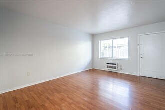 7315 Harding Ave in Miami Beach, FL - Building Photo - Building Photo