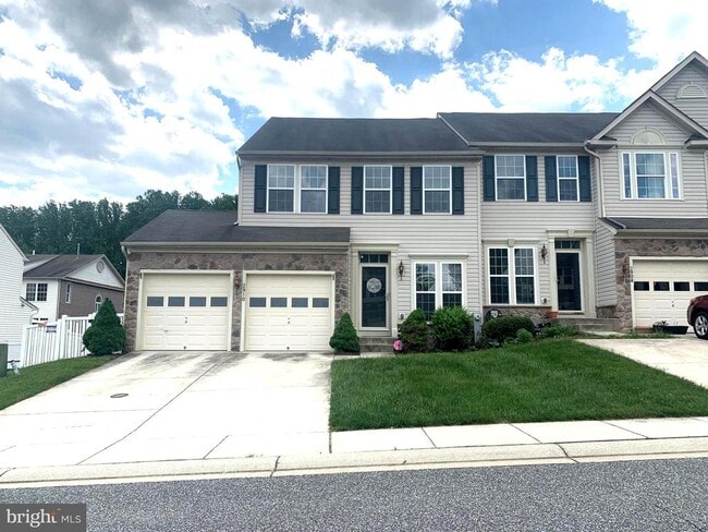property at 2910 Lomond Pl