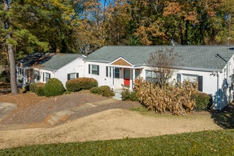 Stonegate Cottages in Atlanta, GA - Foto de edificio - Primary Photo